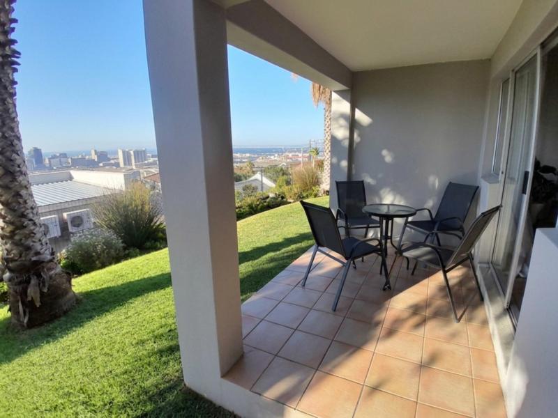 To Let 2 Bedroom Property for Rent in Vredehoek Western Cape